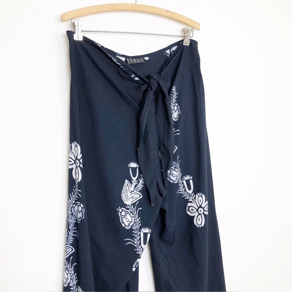 Kenar Studio Navy blue BoHo floral, print tie, front wide, leg pants - Picture 3 of 12